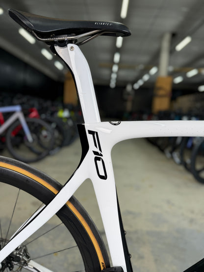 Pinarello Dogma F10 SRAM Red eTap Carbon Road Bike