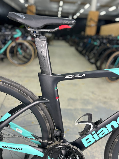 Bianchi Aquila CV Di2 Carbon Racefiets