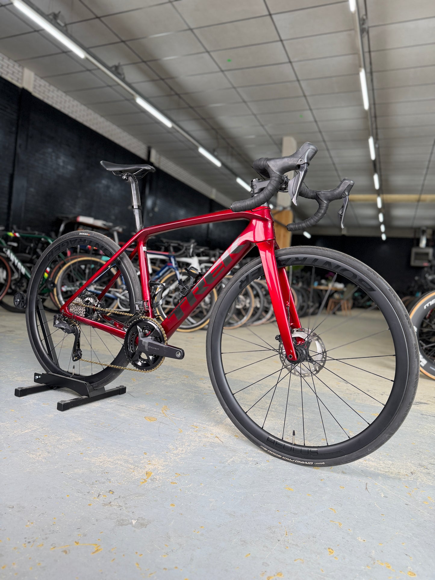 Trek Émonda SL6 Di2 Carbon Road Bike