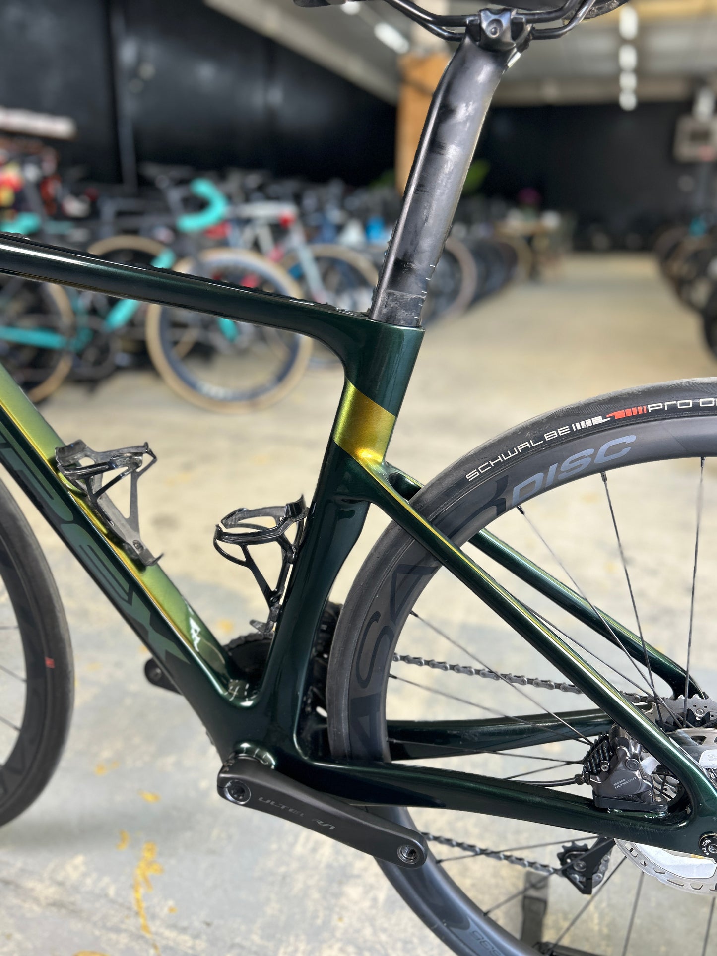 Apex Soniq Di2 Carbon Road Bike