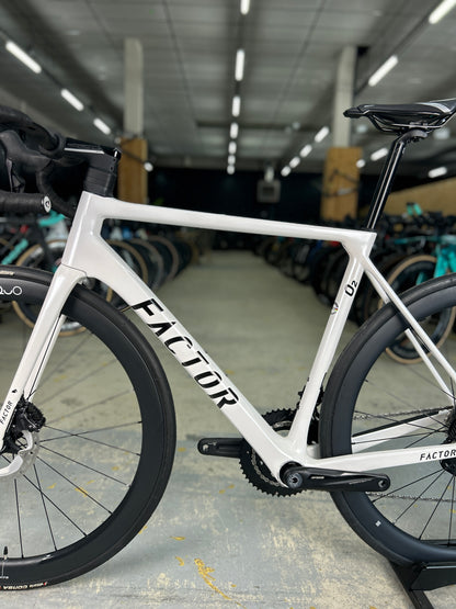 Showroom Factor O2 Di2 Carbon Racefiets
