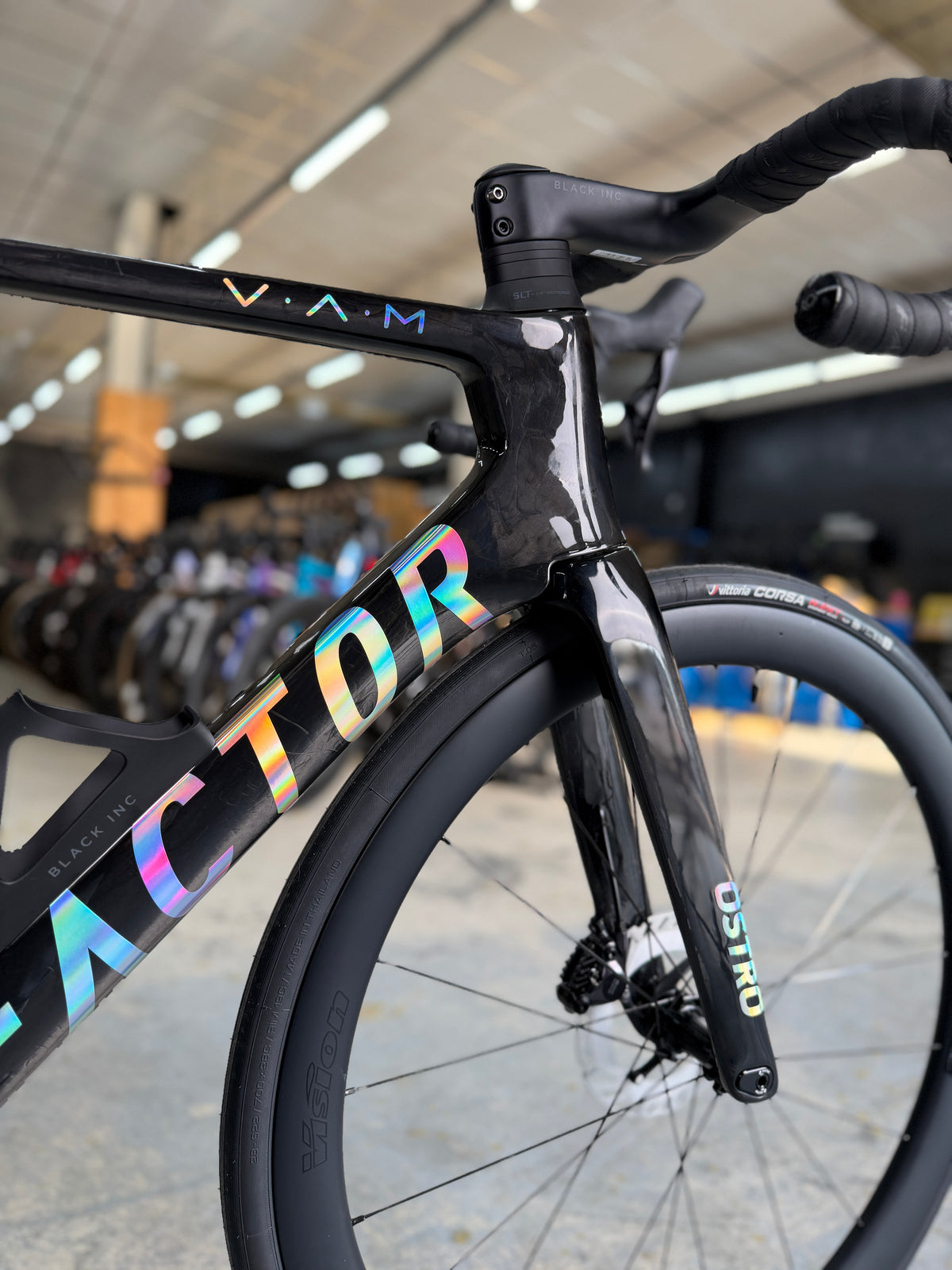 NIEUW Factor Ostro VAM Di2 Carbon Racefiets