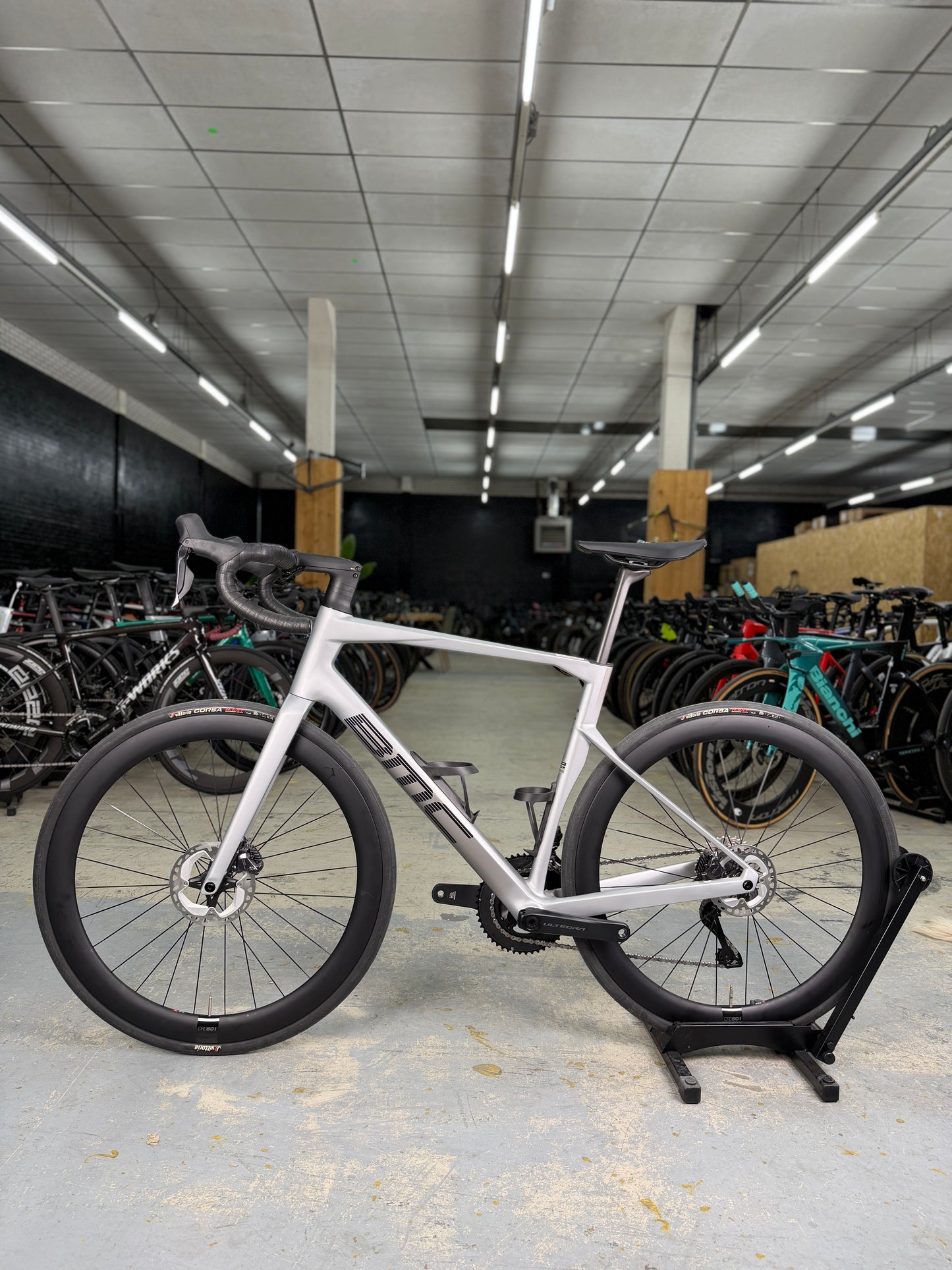 NIEUW BMC Roadmachine R01 Di2 Carbon Racefiets