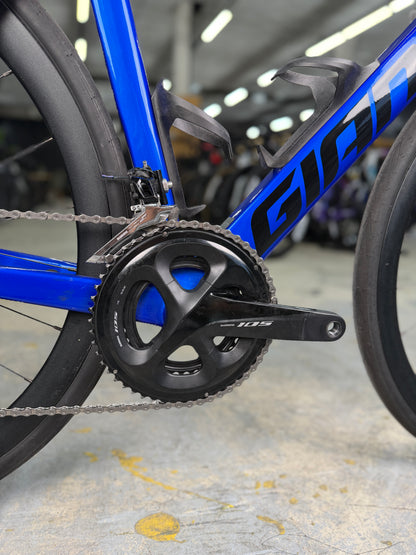 Giant Propel Advanced 2 Carbon Road Bike