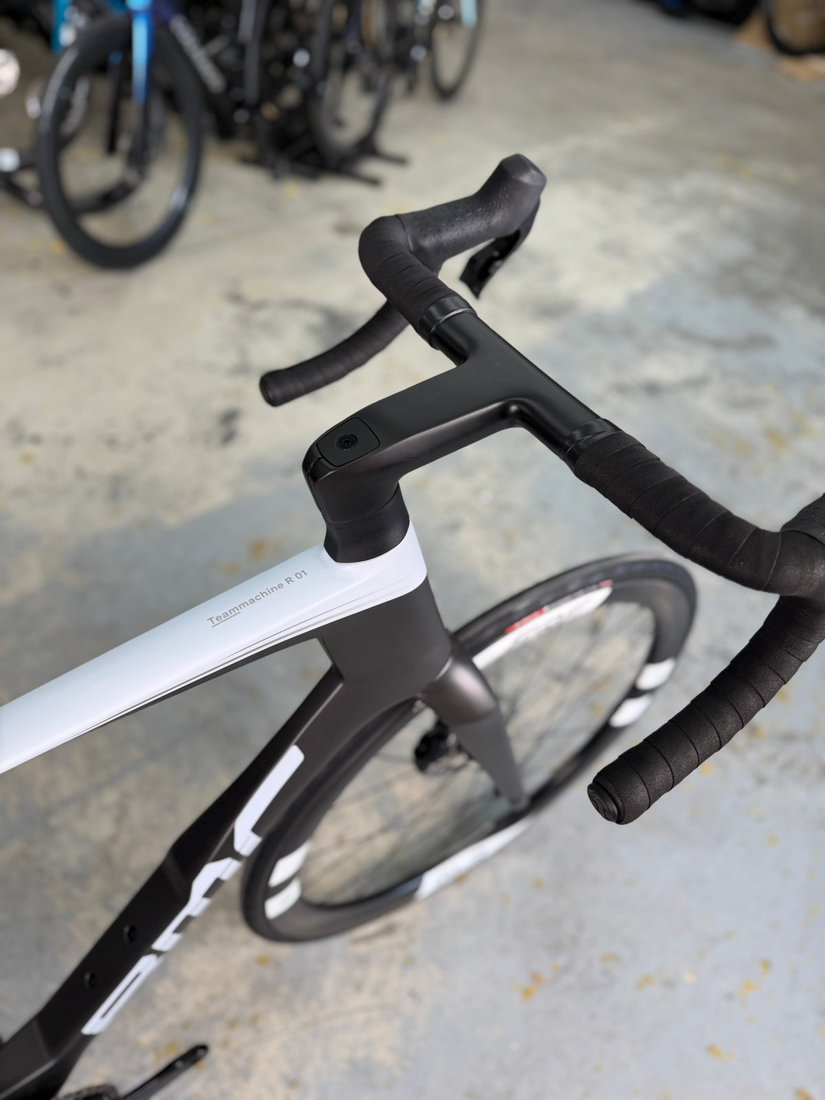 NEW BMC Teammachine R 01 AXS Carbon Road Bike