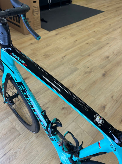 Bianchi Infinito CV Full Carbon Force AXS Racefiets