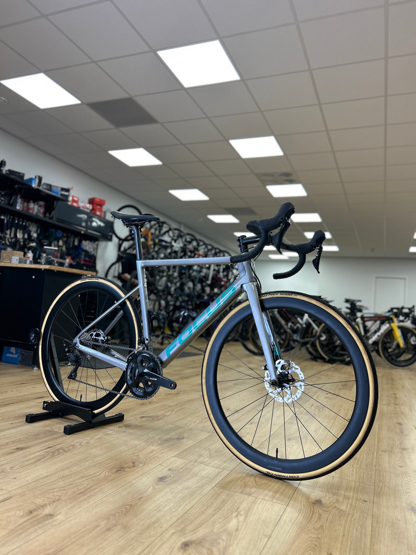 Focus Izalco MAX Disc 8.7 Carbon Racefiets