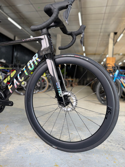 NIEUW Factor Ostro VAM Di2 Carbon Racefiets