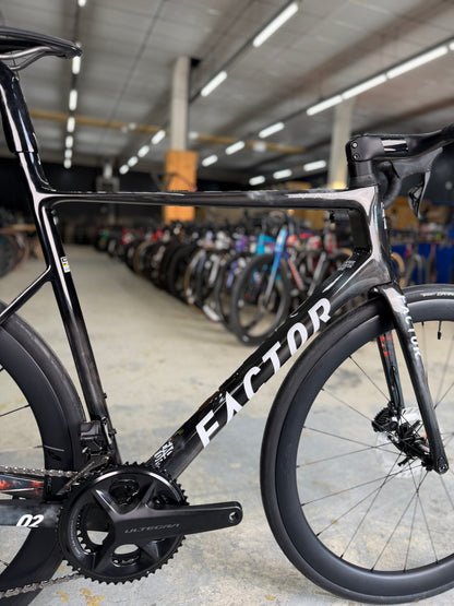 NIEUW Factor O2 VAM Di2 Carbon Racefiets