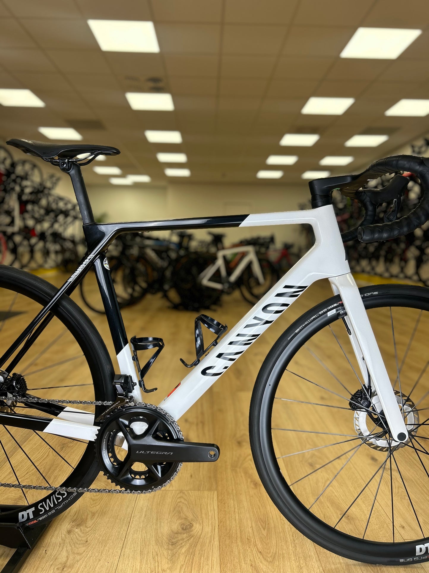 2024 500km Canyon Ultimate Di2 Carbon Racefiets