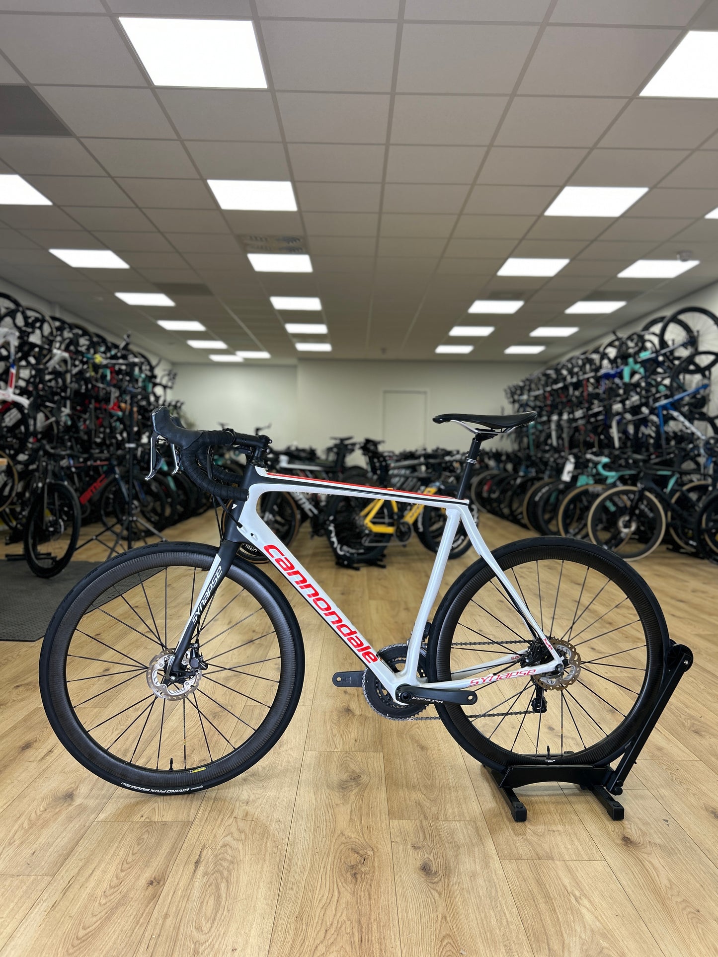Cannondale Synapse Hi-Mod Di2 Carbon Road Bike