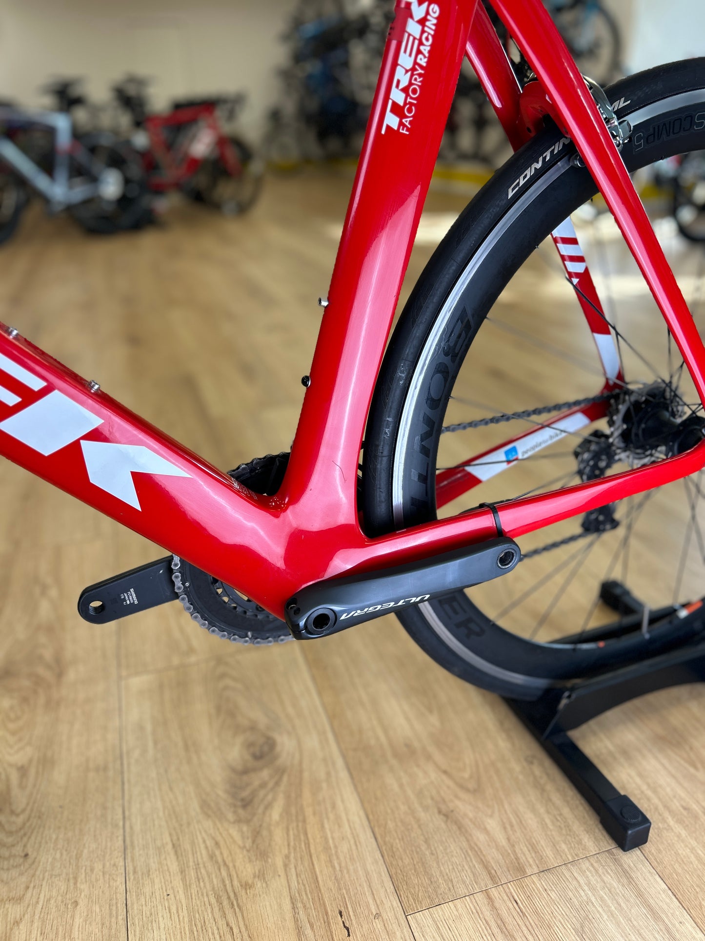 Trek Madone SL6 Segafredo Carbon Racefiets
