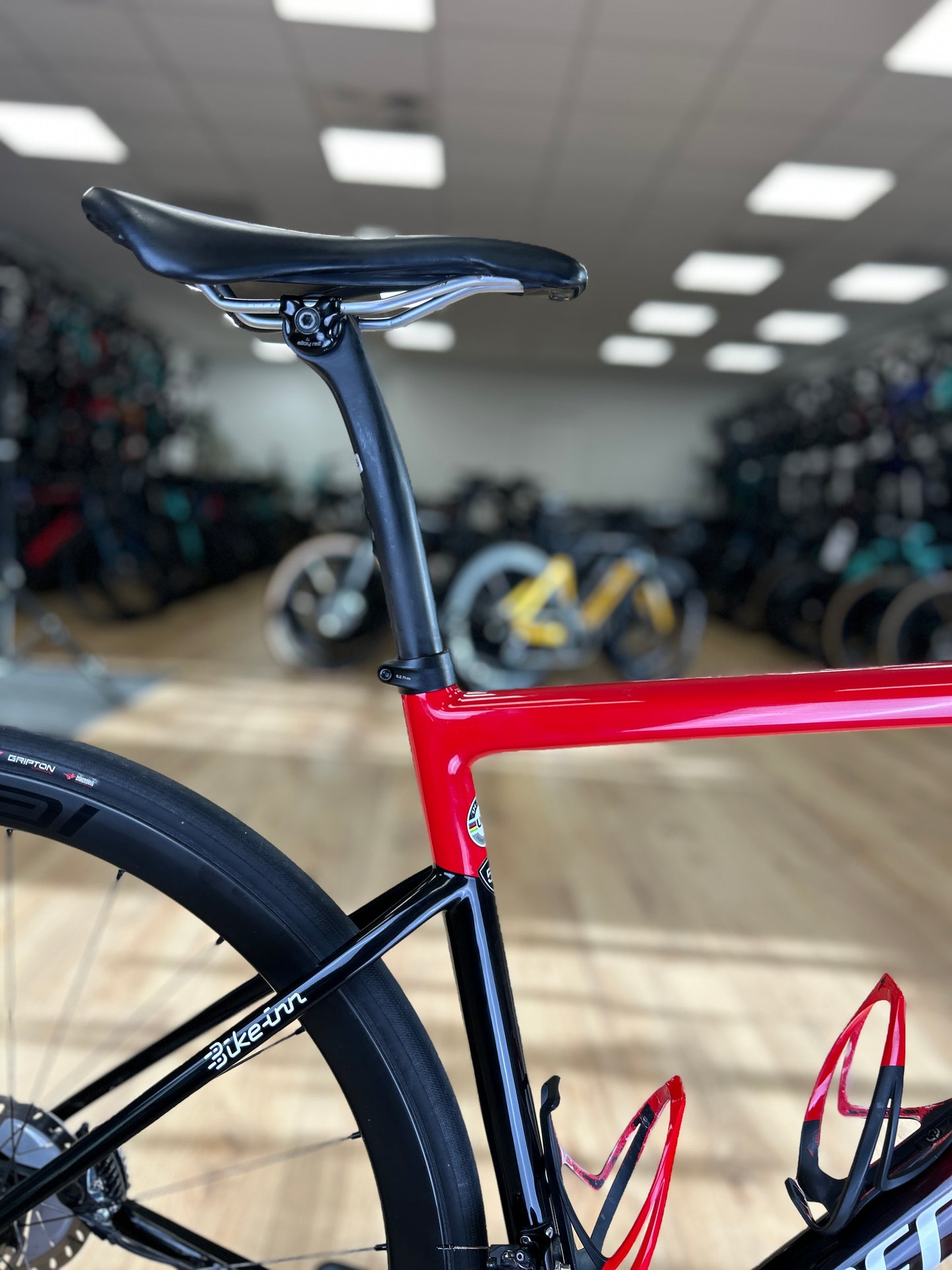 Specialized Tarmac SL6 Carbon Road Bike