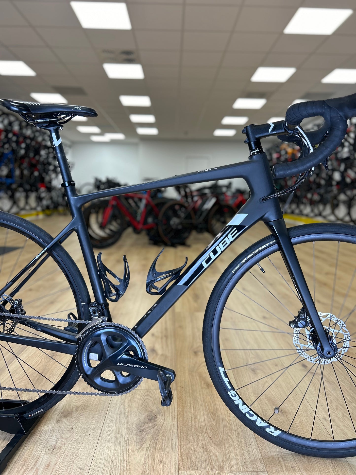 Cube Attain Carbon Ultegra Racefiets