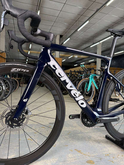 Cervélo Caledonia-5 Red eTap Carbon Racefiets
