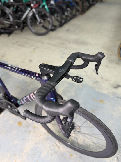 NIEUW Factor Ostro VAM Di2 Carbon Racefiets