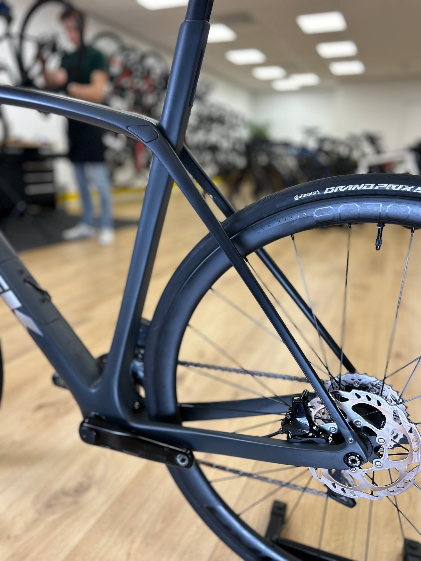 Trek Domane SL6 AXS Carbon Disc Racefiets