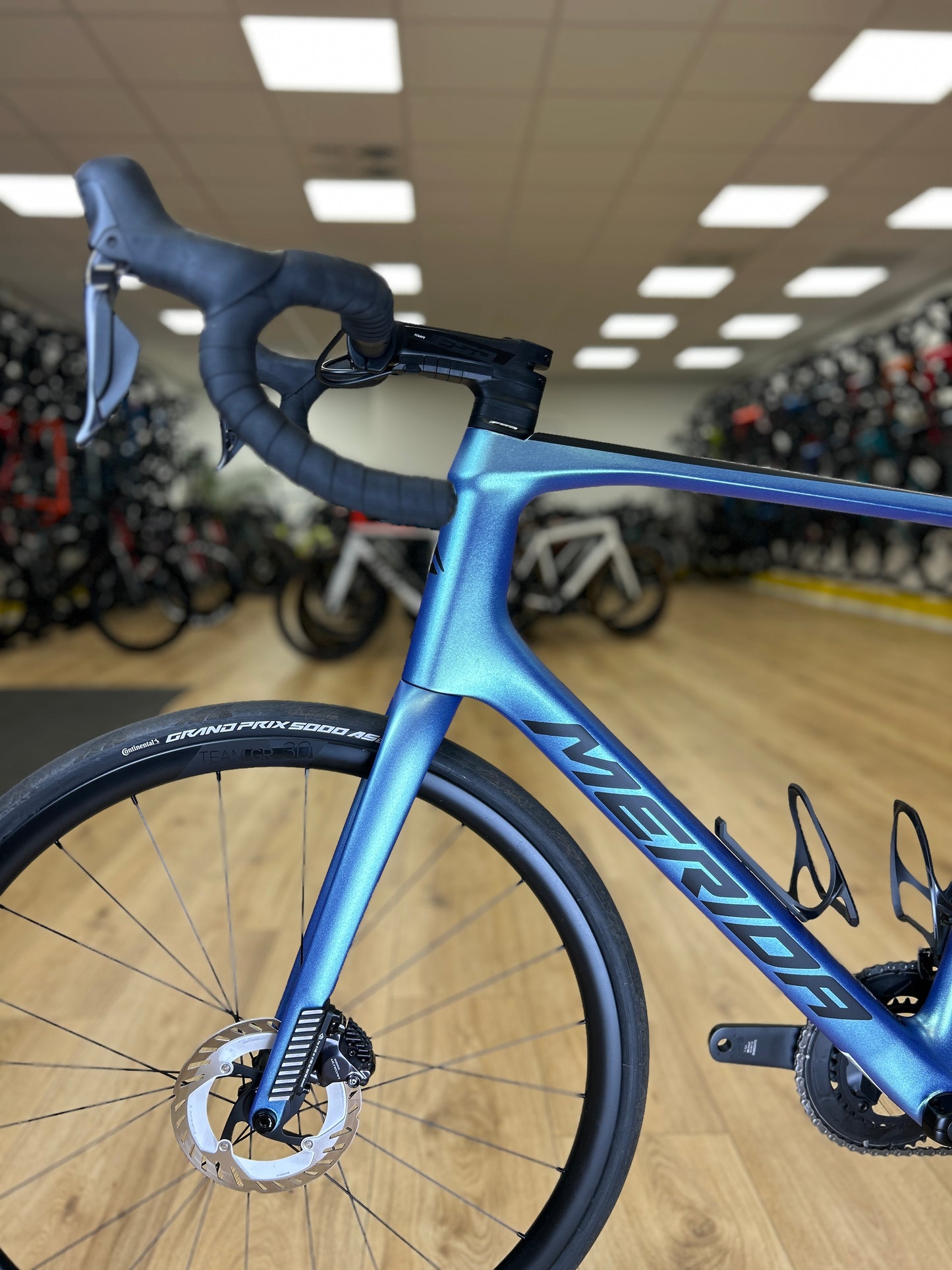 Merida Scultura Endurance 8000 Di2 Carbon Racefiets