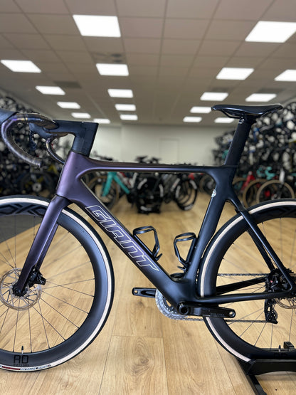 Giant Propel Advanced Pro 1 AXS Carbon Road Bike