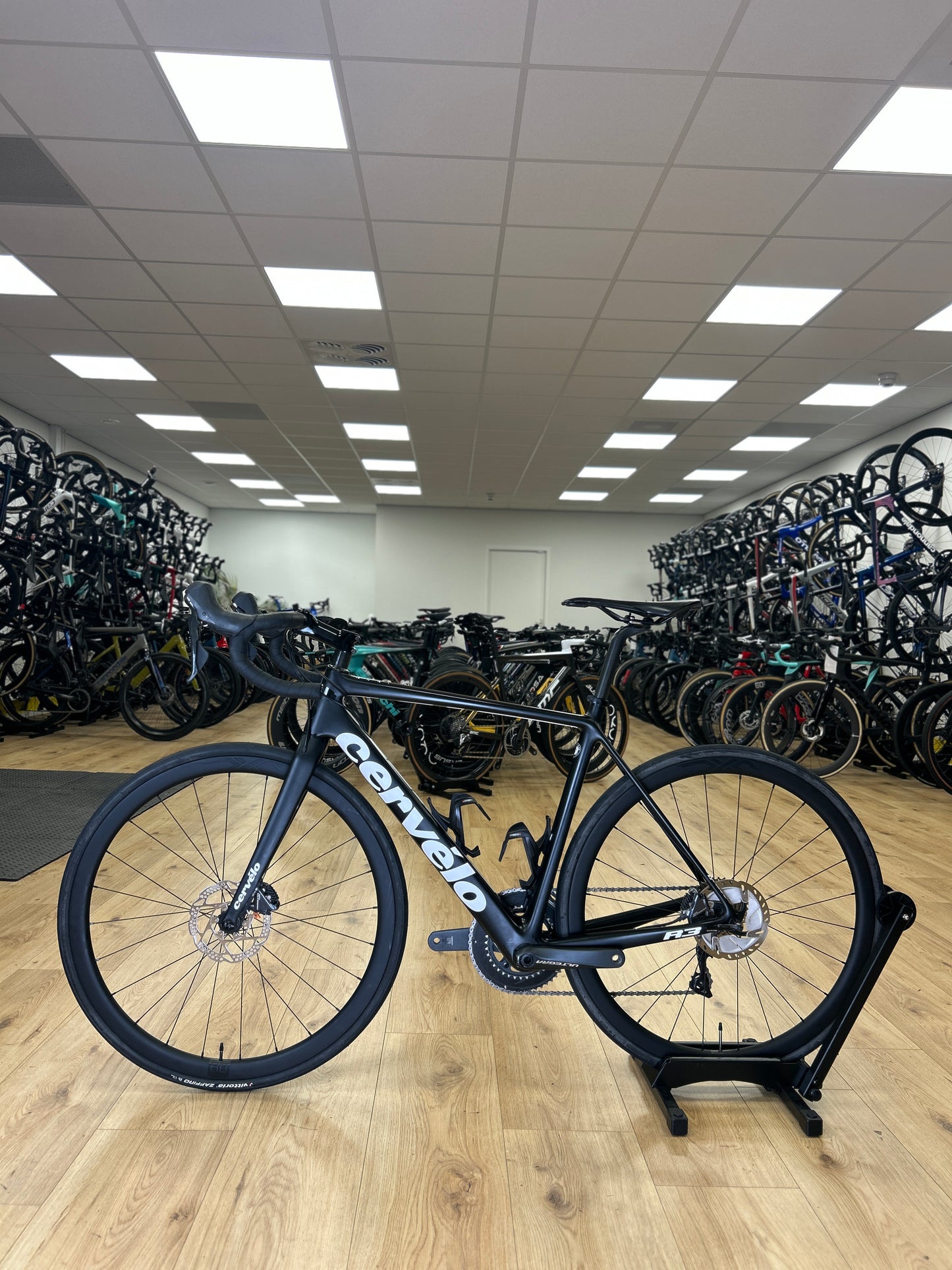 Cervelo R3 Carbon Road Bike