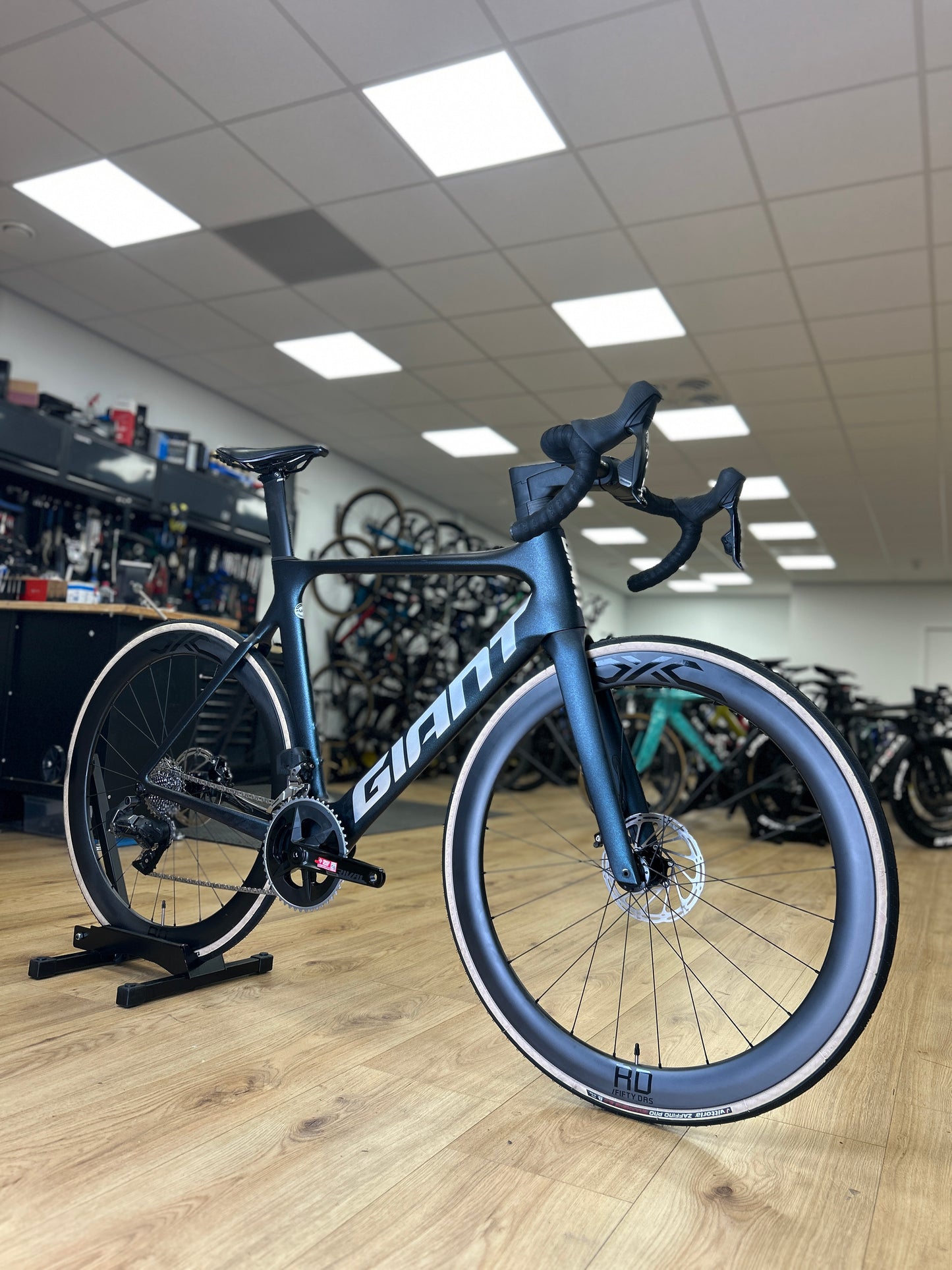 Giant Propel Advanced 1 AXS Carbon Road Bike