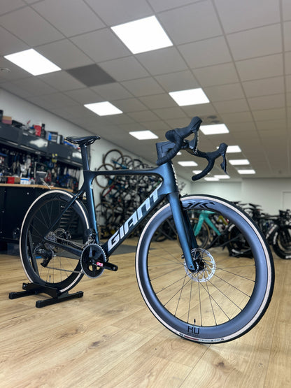 Giant Propel Advanced 1 AXS Carbon Road Bike