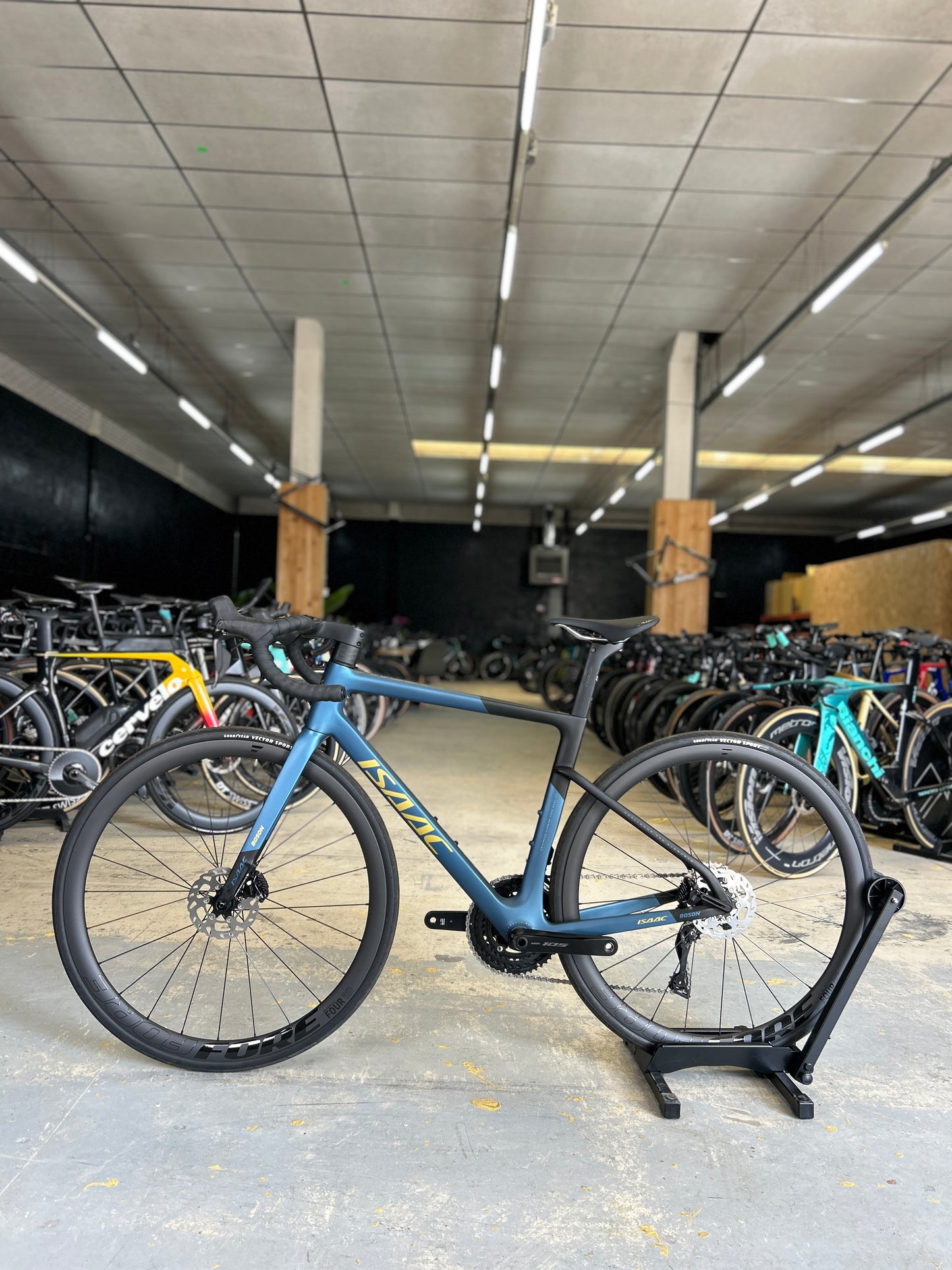 NEW Isaac Boson Di2 Carbon Road Bike