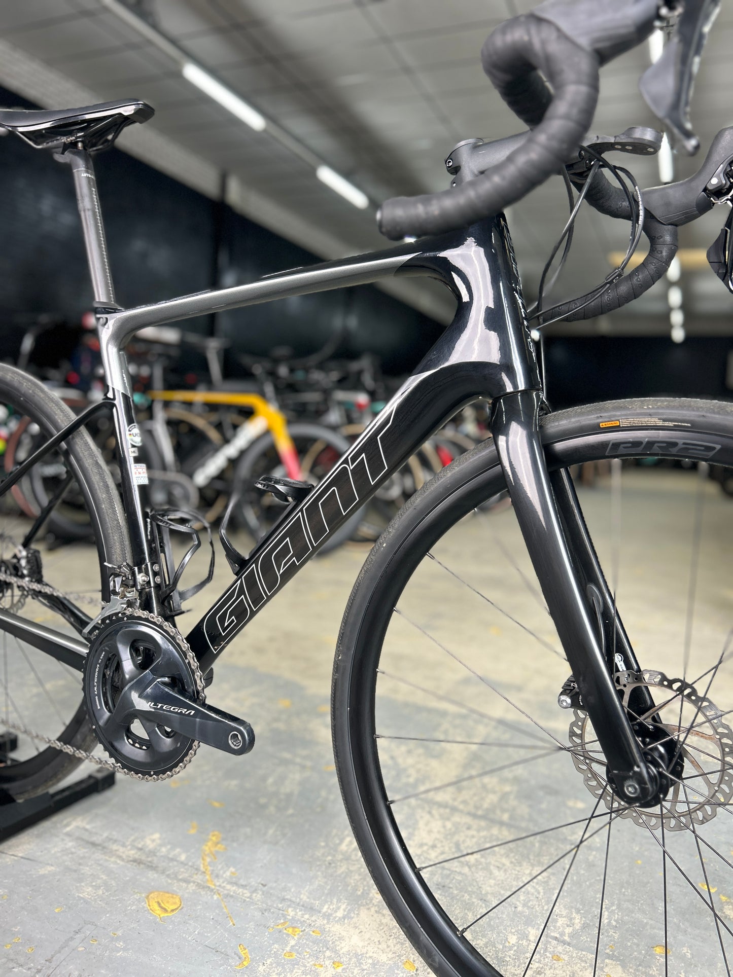Giant Defy Advanced 2 Carbon Road Bike
