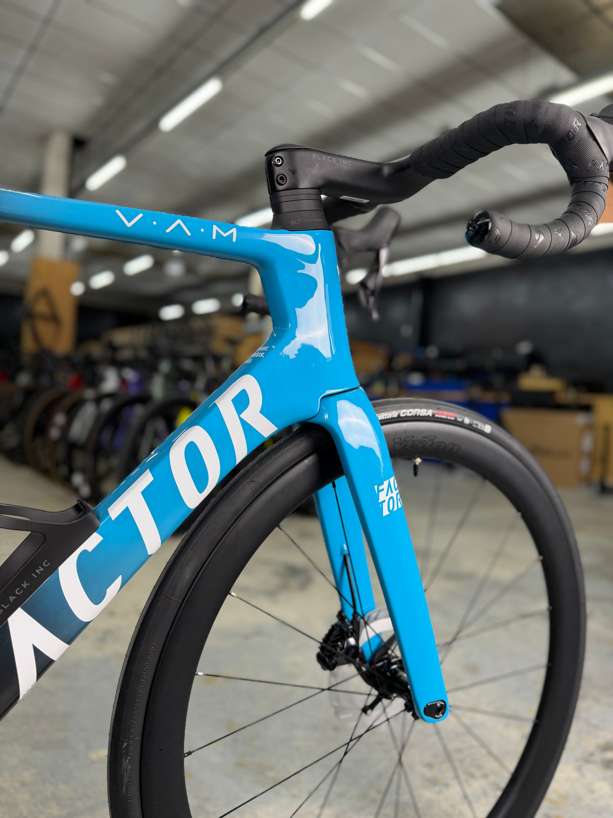 NIEUW Factor Ostro VAM Di2 Carbon Racefiets