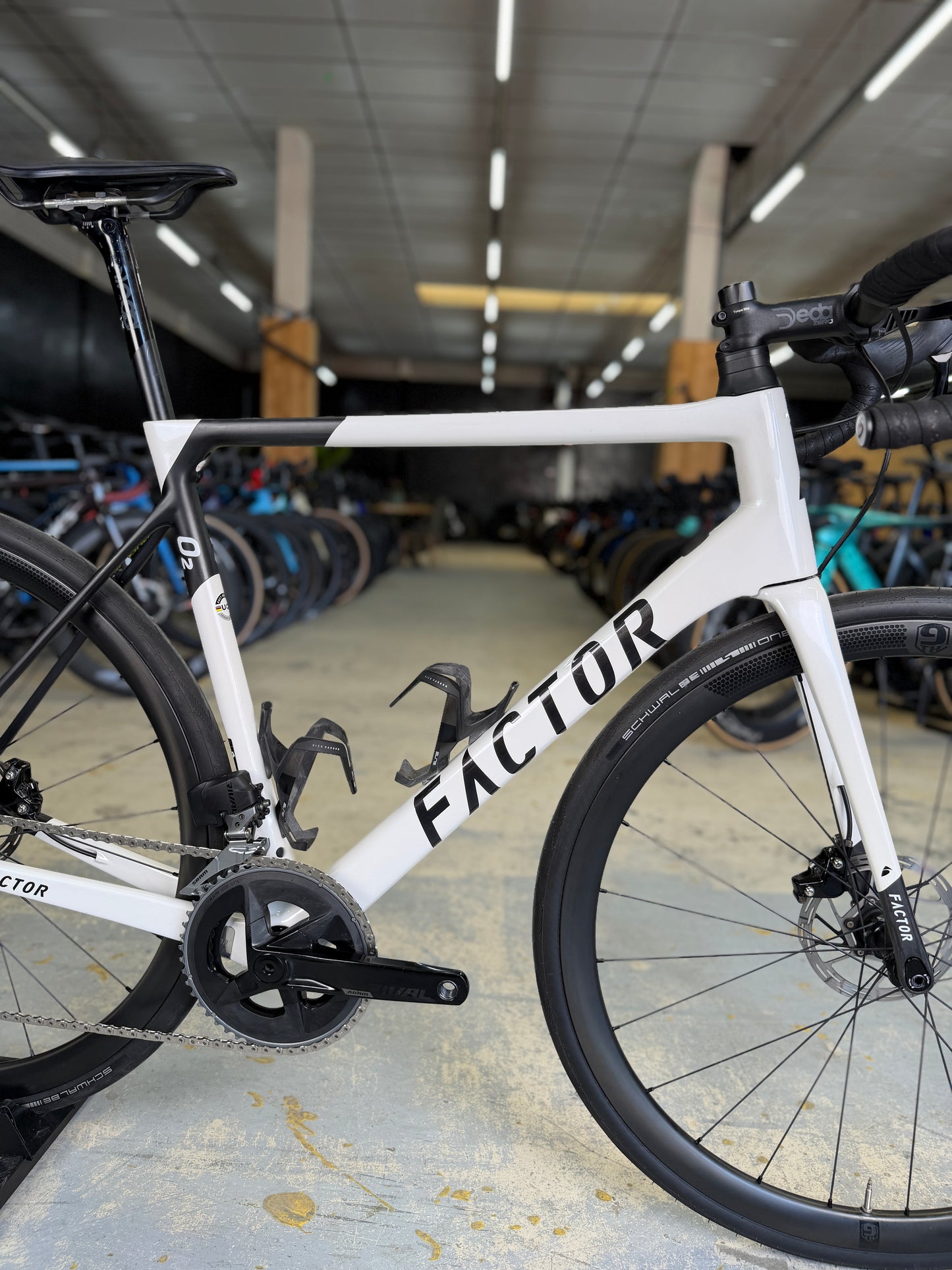 Factor O2 AXS Carbon Racefiets