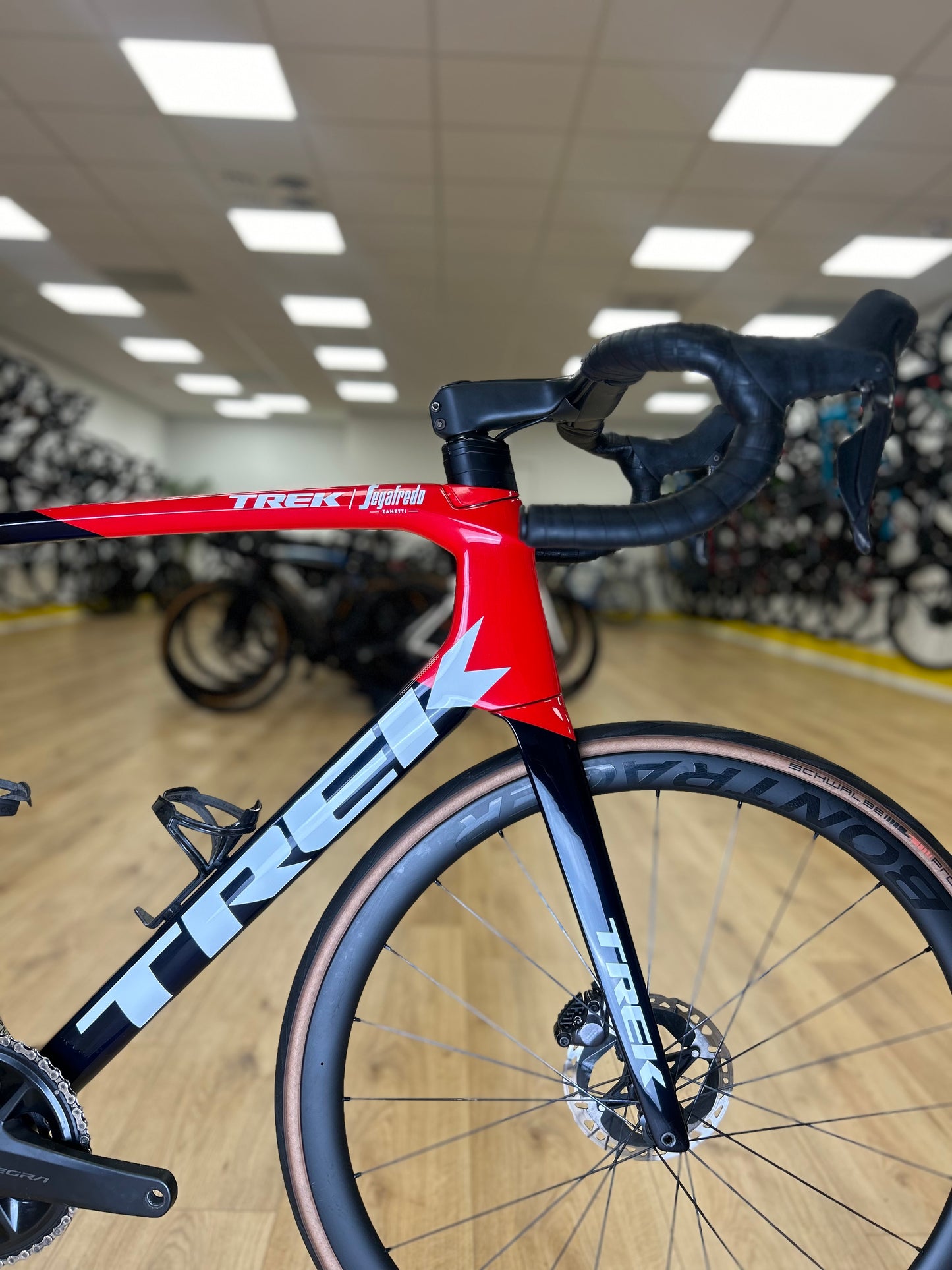 Trek Emonda SLR Di2 Carbon Racefiets MT60