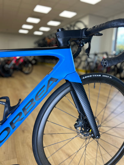 Orbea Orca M21 Full Carbon AXS disc Racefiets