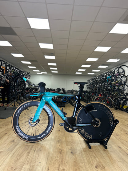 Bianchi Aquila RC Disc Di2 Carbon Racefiets