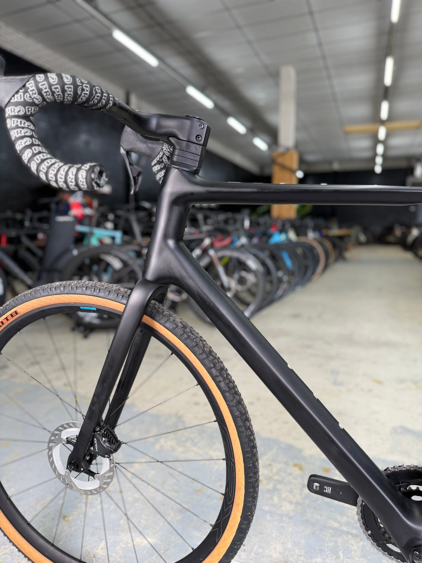 Carbon Gravel Fiets Di2