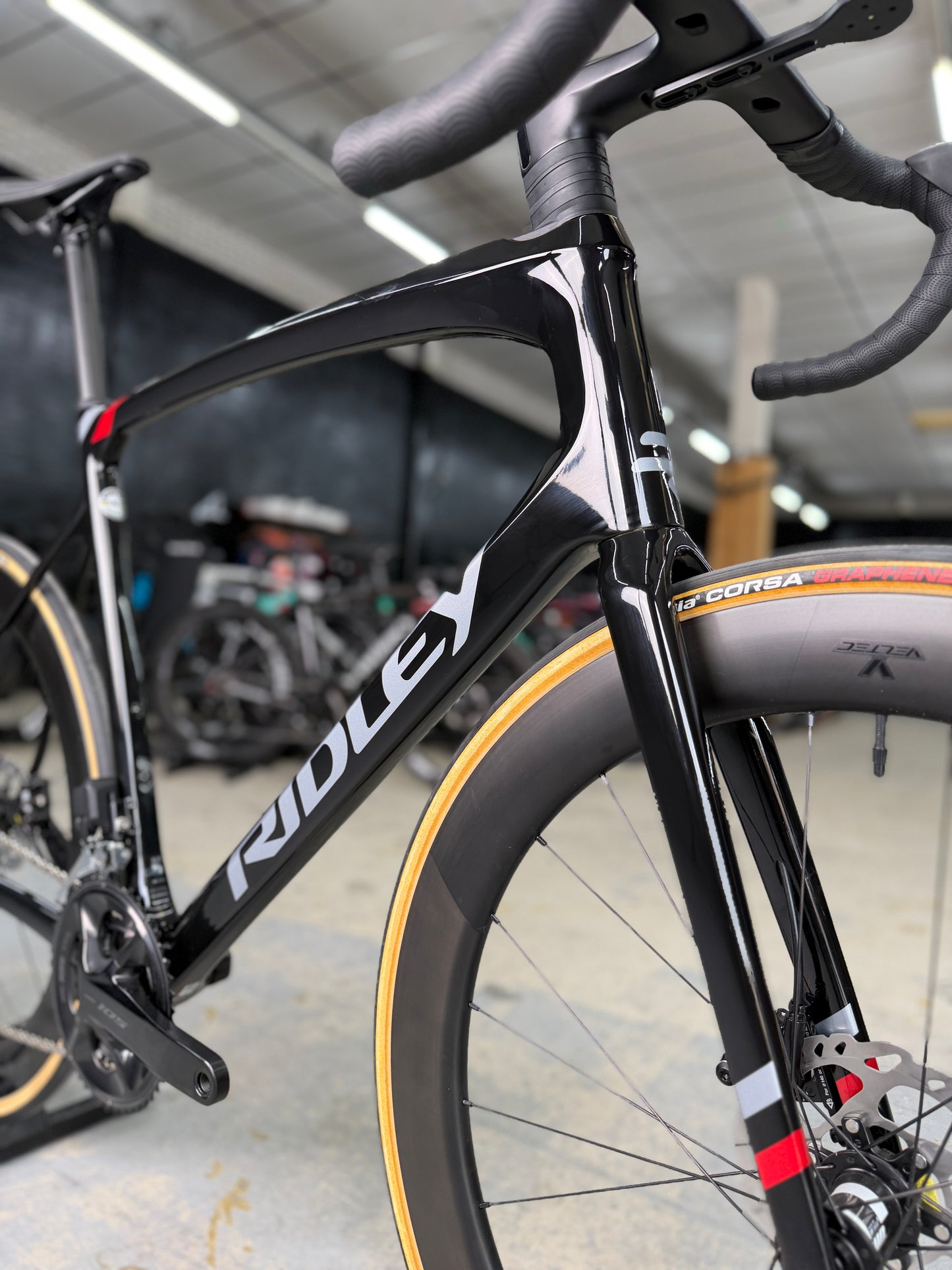 SHOWROOM Ridley Fenix SLiC Di2 Carbon Racefiets