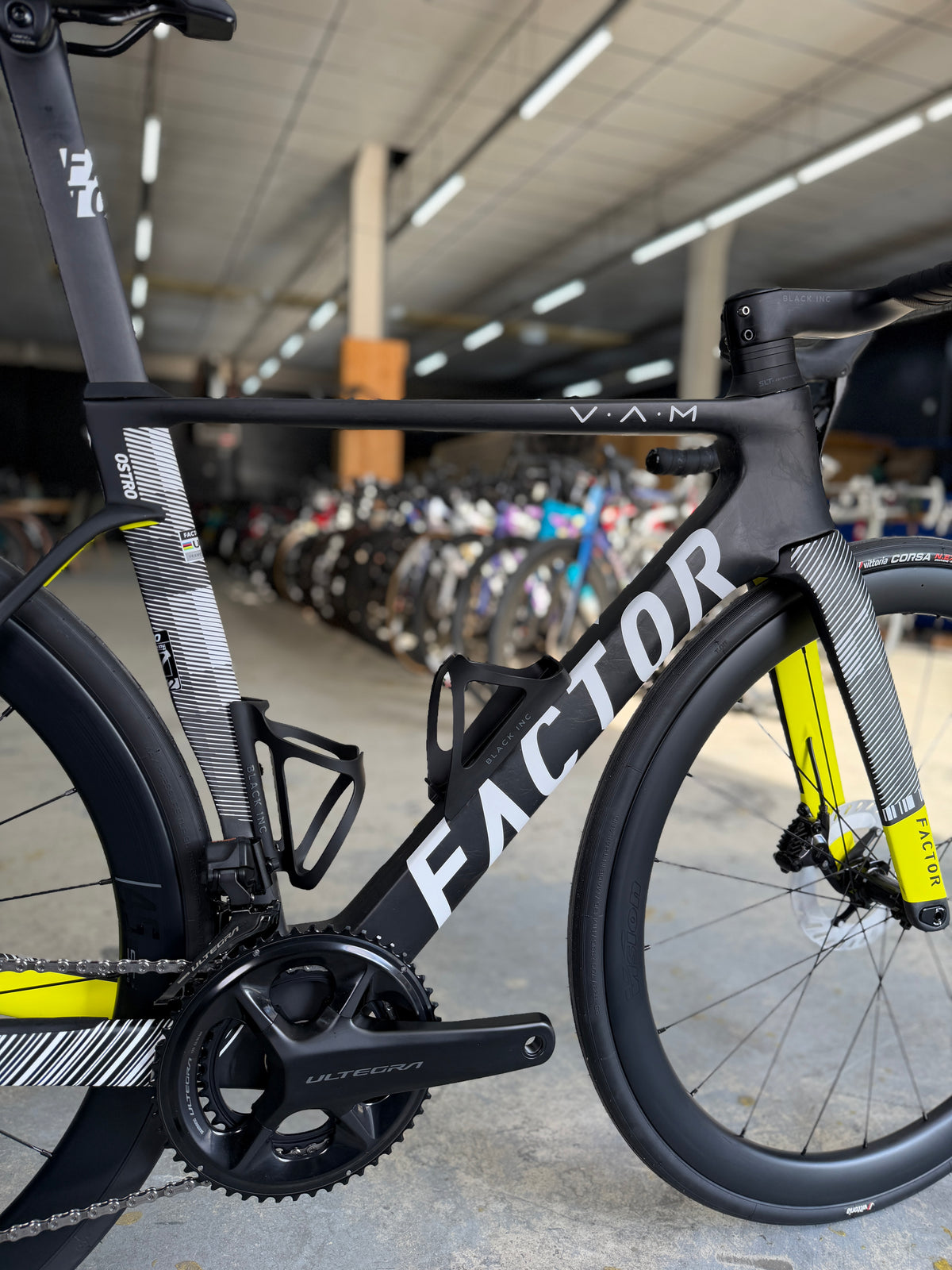 NIEUW Factor Ostro VAM Di2 Carbon Racefiets