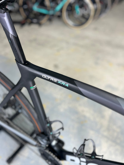 Bianchi Oltre XR4 AXS Carbon Road Bike