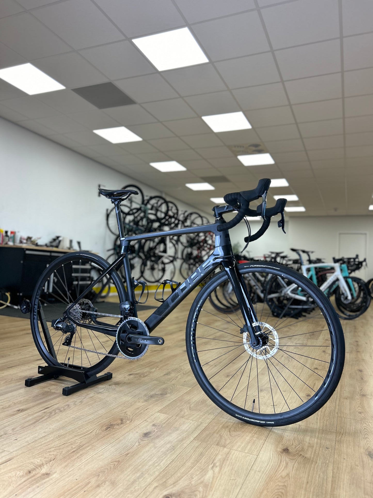 Cube Agree SLT PM AXS Carbon Disc Racefiets