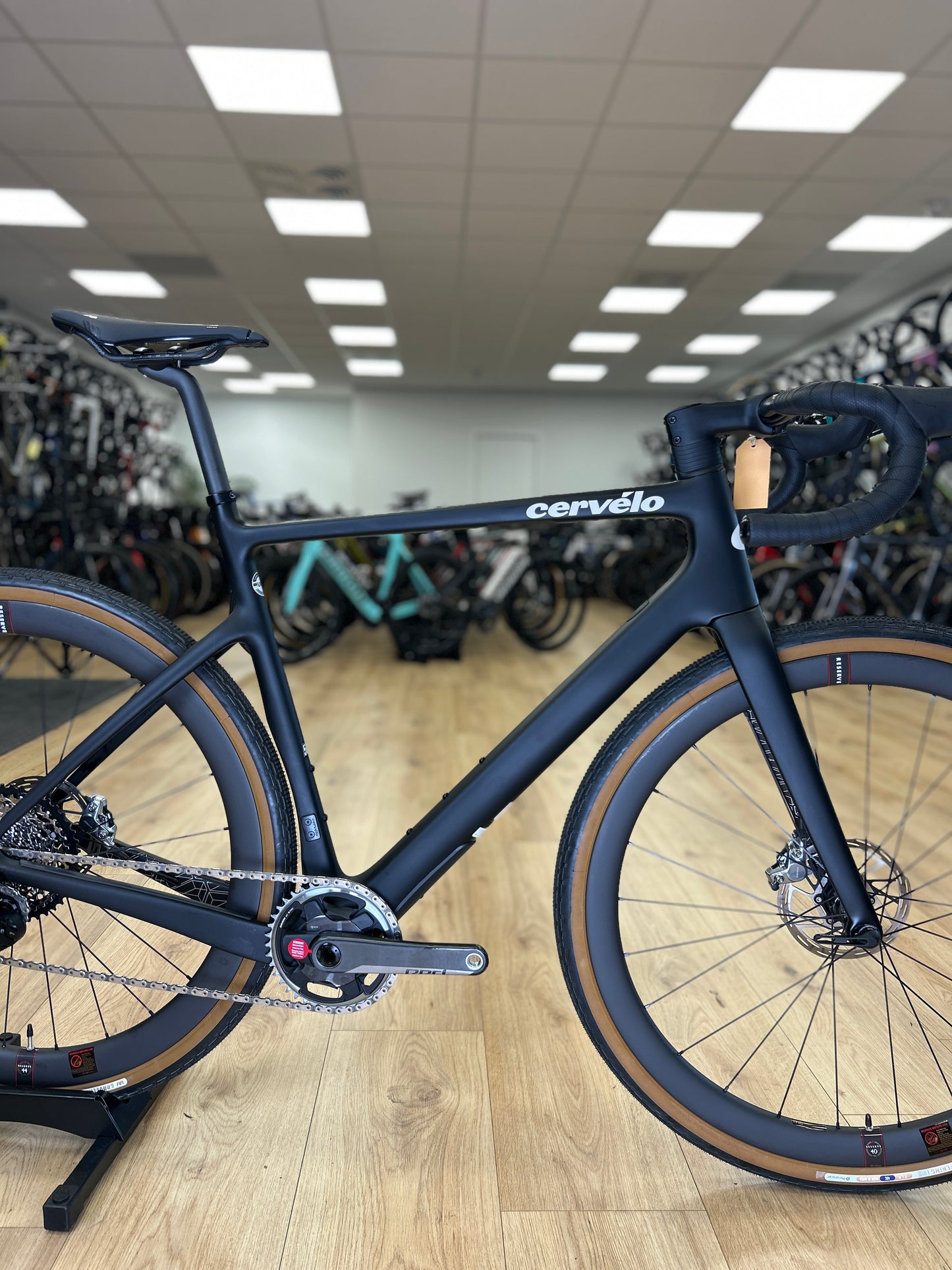 0km Showroom Model Cervelo Aspero 5 Red XPLR AXS Gravel Fiets