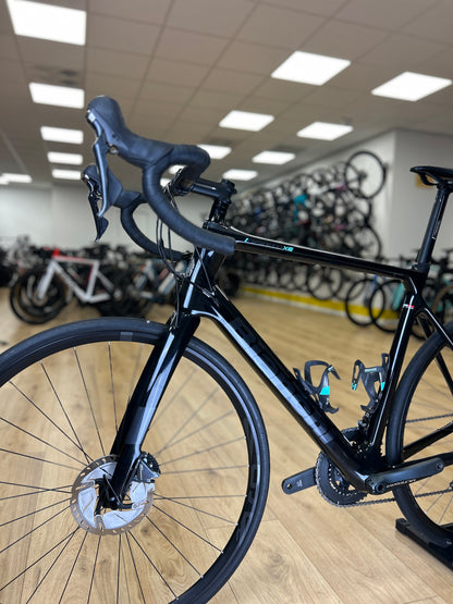 Bianchi's Infinito XE Carbon Racefiets
