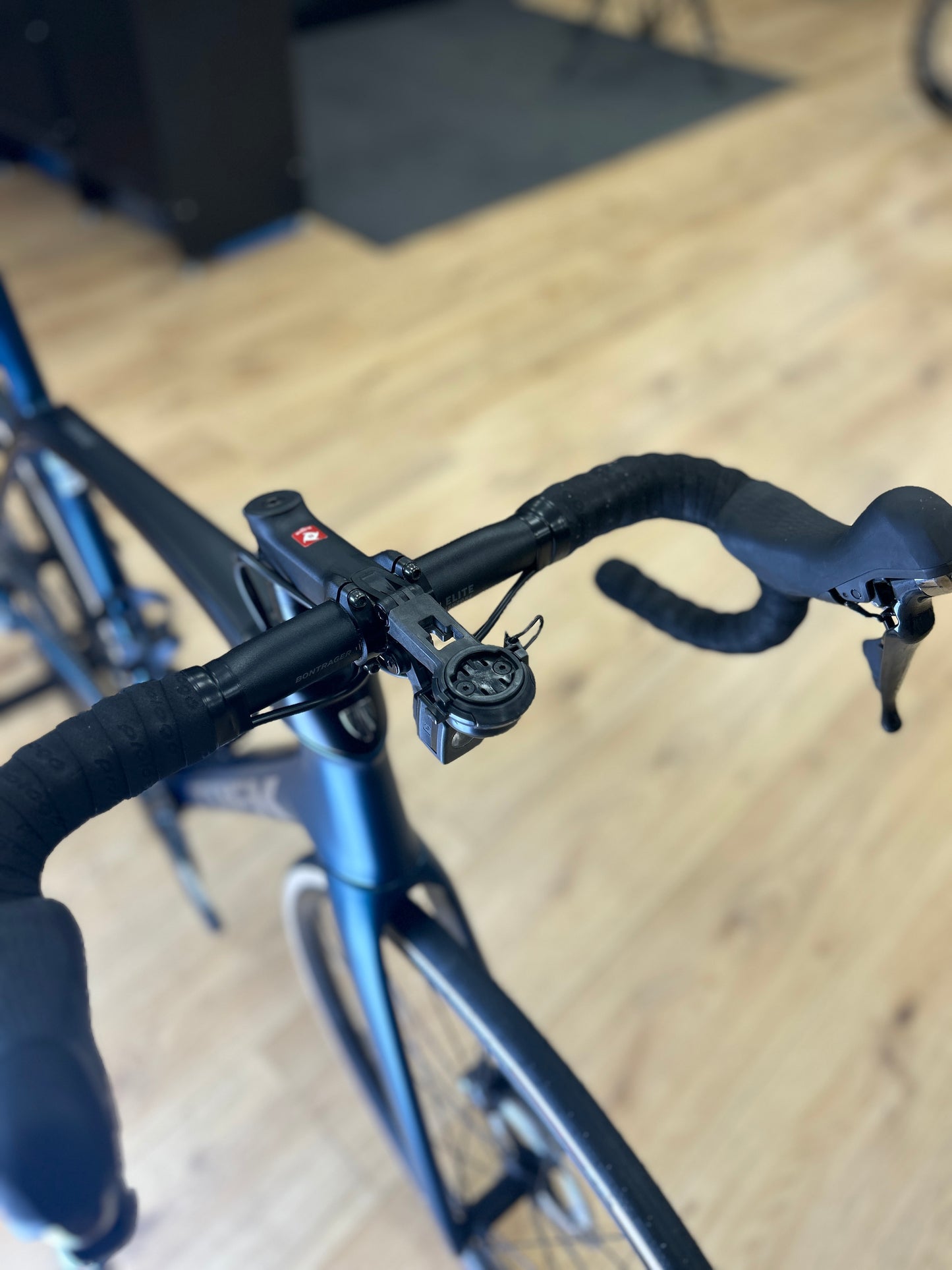 Trek Domane SL6 Disc Carbon Road Bike