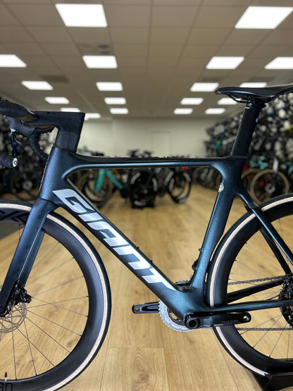 Giant Propel Advanced 1 AXS Carbon Road Bike