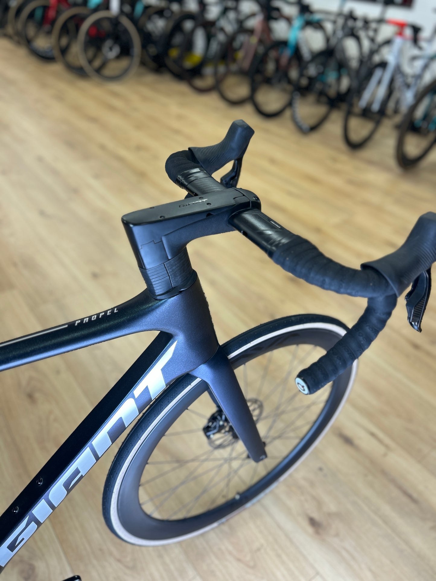 Giant Propel Advanced 1 AXS Carbon Road Bike