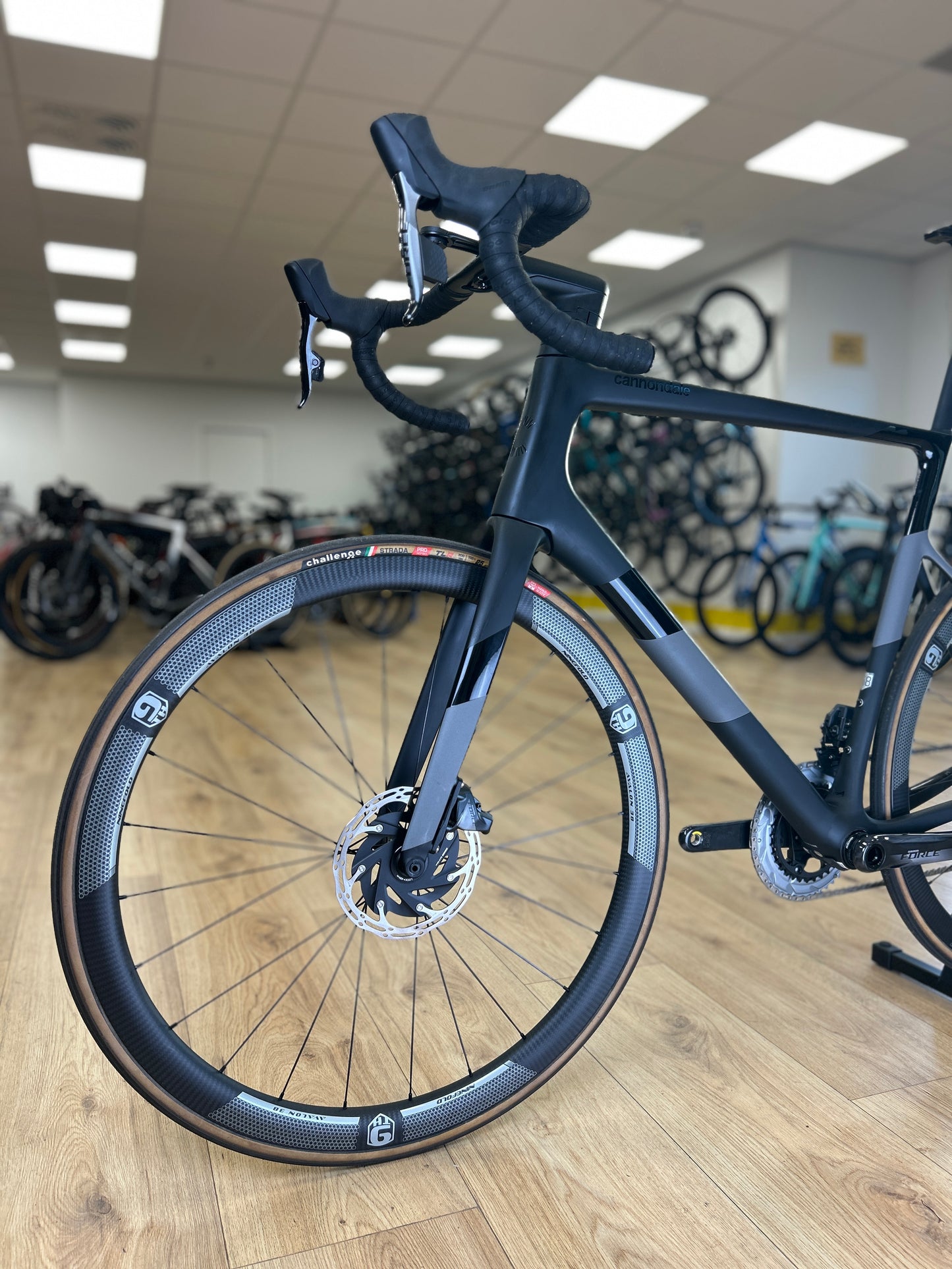 Showroom Model 0km Cannondale SuperSix EVO Hi-MOD Disc Carbon Racefiets