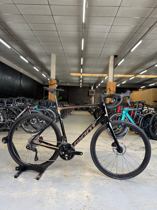 Giant Defy Advanced Di2 Carbon Racefiets