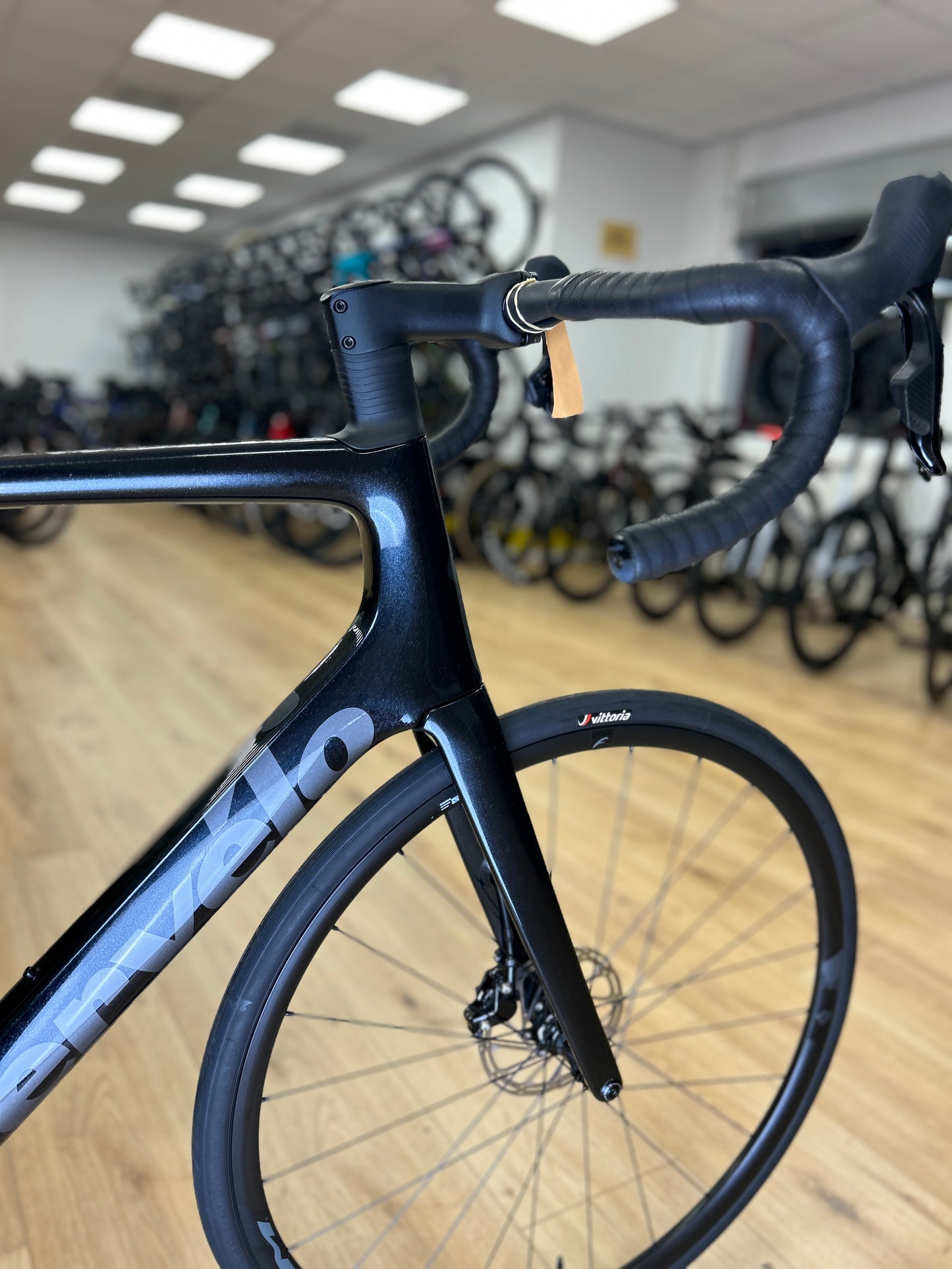 0km Showroom Model Cervélo Caledonia-5 AXS Carbon Racefiets