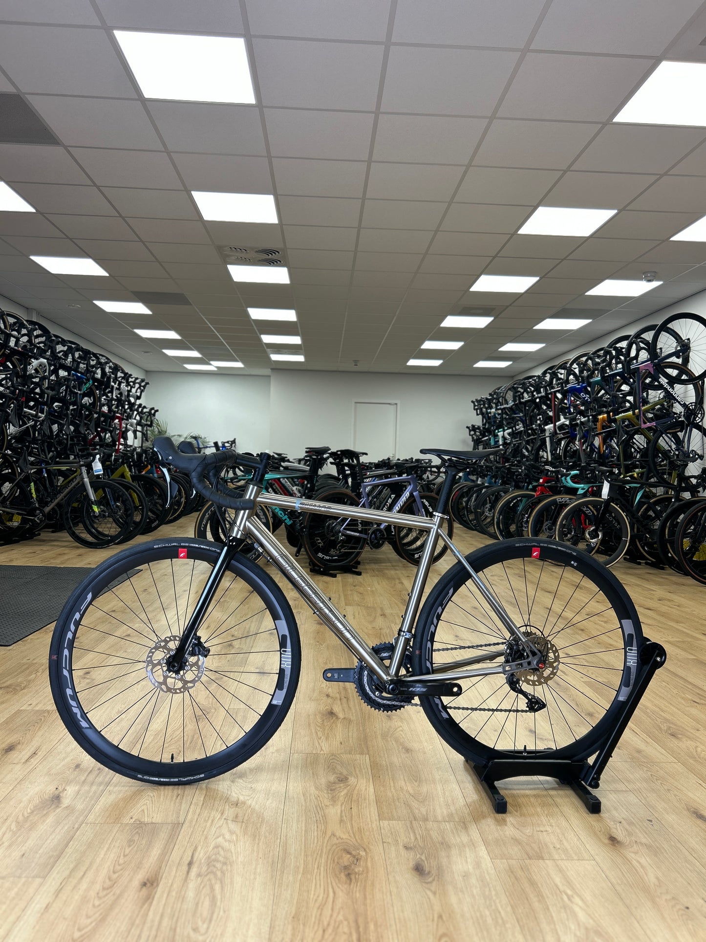 Showroom Model Gilbertson Allure Disc Racefiets