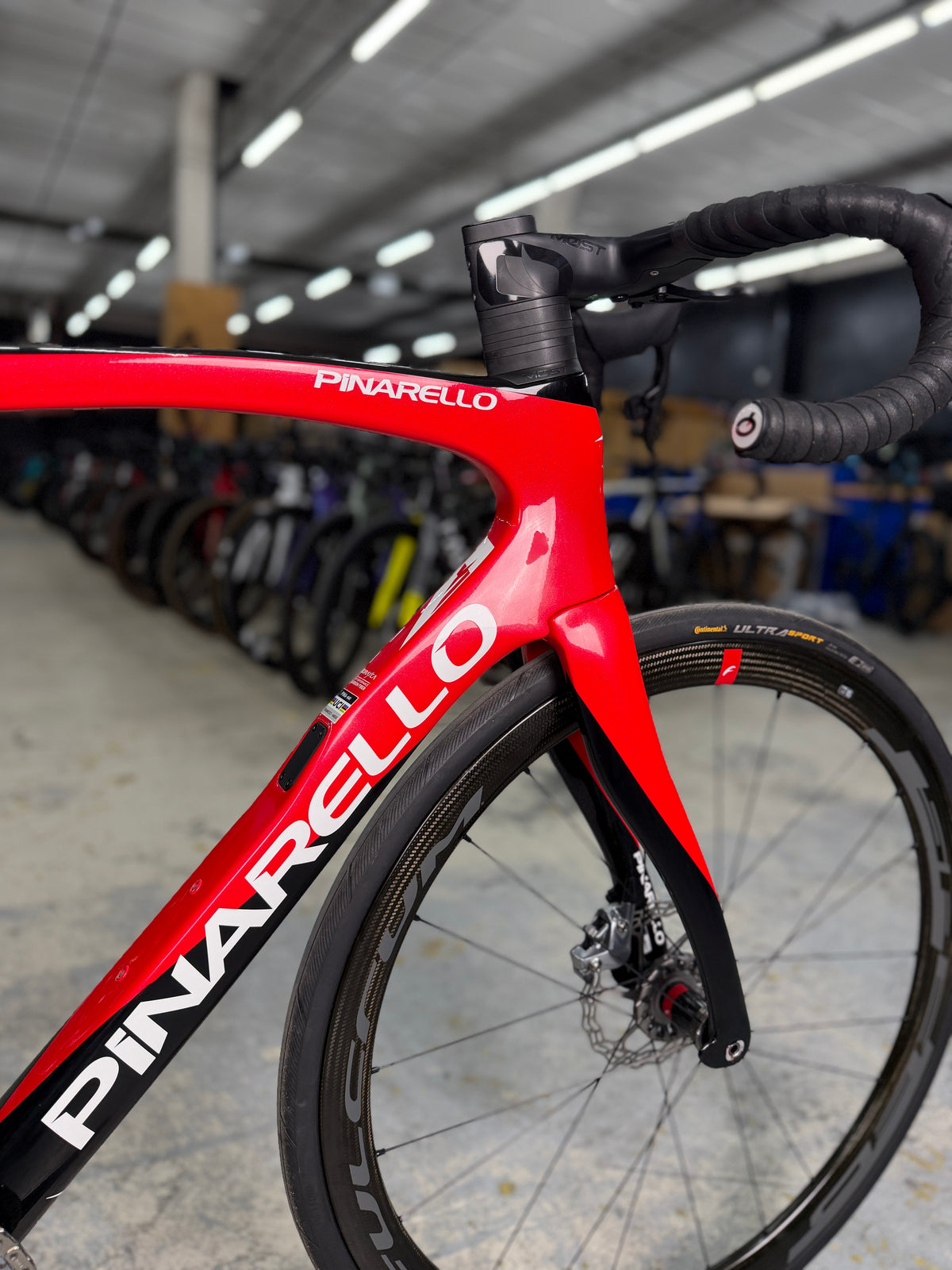 Pinarello F eTap Red Carbon Racefiets