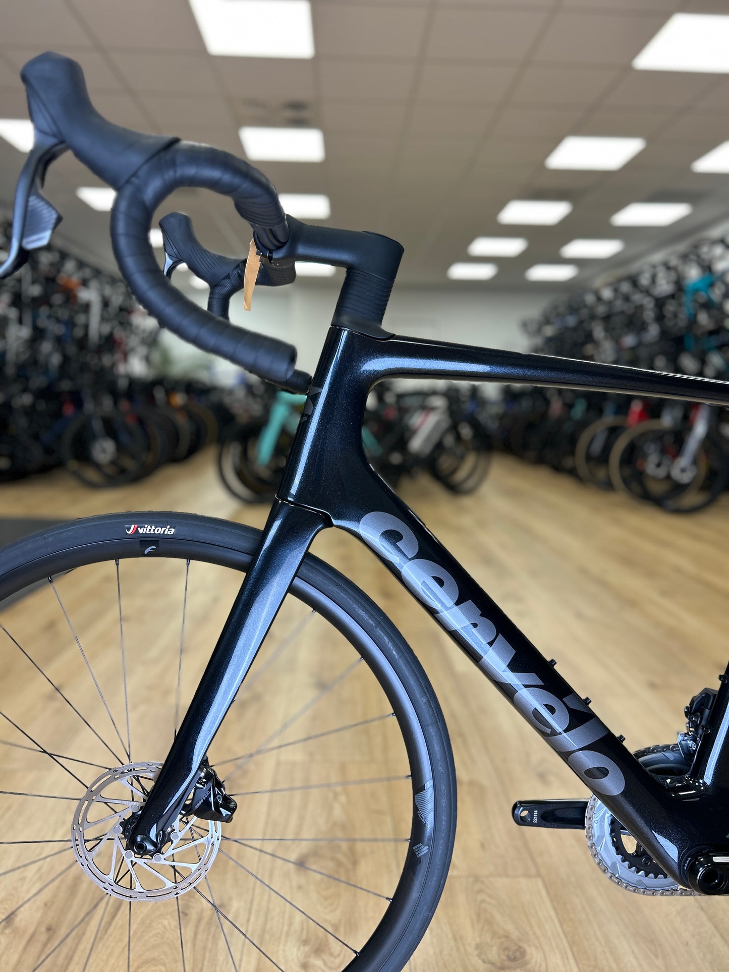 0km Showroom Model Cervélo Caledonia-5 AXS Carbon Racefiets