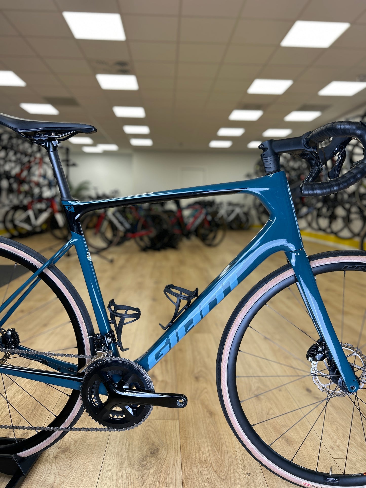 Giant Defy Carbon Racefiets